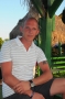 Bonjour à toutes,je me prénomme Vincent j'ai 42 ans avec deux petits loulous,recherche une relation durable et fidèle,je suis d'où,affectueux,responsable avec bie