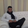 Salut je suis un jeune homme simple. Salut je suis un jeune homme simple.