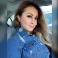 La beauté physique accroche les regards, Mais une belle et douce personnalité accroche le coeur La beauté physique accroche les regards, Mais une belle et douce personnalité accroche le coeur