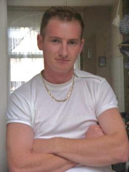 je suis quelqu'un de calme et discret tres sociale de part mon metier,mais c'est me tenir tres bien,tres a l'ecoute et aime discuter de tout et de rien ,j'aime la communication