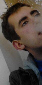 je me nome Nicolas,je suis épilepsie donc sans travaille 

je suis âgée de 19 je vie a tain l’ermitage a la teppe le foyer ou je vie

pour en savoir plus laiser moi un méssage je reppond san