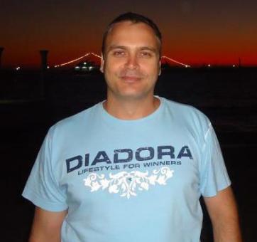 I am not looking for a perfect woman,i just need someone easy to talk with and outgoing.understanding with a good heart,Loving and caring..i DON'T NEED A PERFECT WOMAN but someone simple and her 