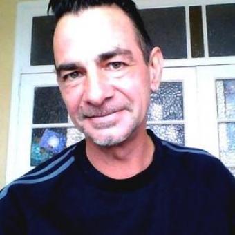 bonjour, je suis en couple, je recherche une femme pour amitié et +,pour partager les plaisir de la vie j'ai beaucoup d'humour, altruiste,calme, non buveur, pour le reste venez demander...