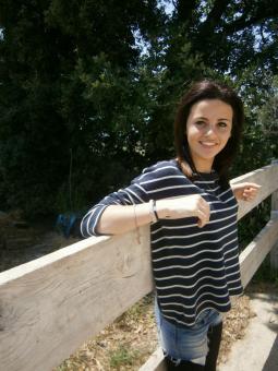     Bien je m appelle Sandra je suis une fille très attentionné Je mesure : 1m70 pour 58kg ,yeux marrons , cheveux mini longs brun ,j'adore m amuser sortie avec mes copines aller au restau , au