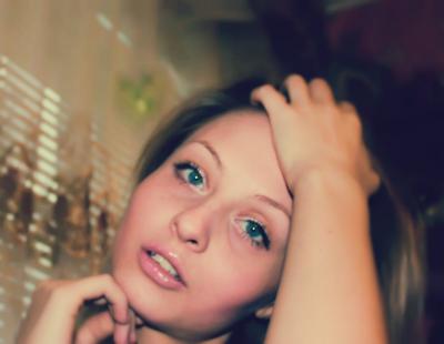 Je peux longtemps parler sur moi, mais je serai tres courte.
Je suis venue sur ce site, parce que je veux trouver les relations serieuses, et j'espere les trouver ici.