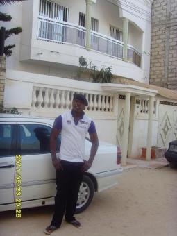 am here for true love and honest relationship with someone who s matured in mind and understand the value of relationship.


suis ici pour l'amour vrai et relation honnête avec quelqu'un