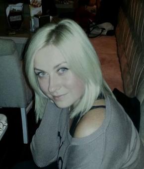 Je sociable, romantique) tiens en forme...
Me plaire beaucoup les promenades sur le parc, les marches avec les tentes sur la nature.
Aussi j'aime la fraise, et le raisin)))
J'aime la cuis