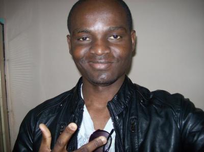 Bonjour a tous , mon prenom est Tresor j aurais 30 ans au mois d aout je suis celibataire et je suis la pour me faire des amis . 
A tantot 