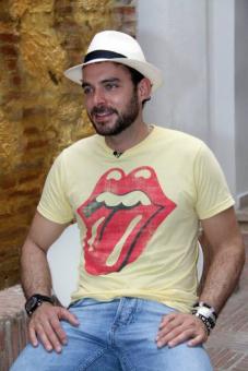 je suis un homme sérieux qui a les pieds sur terre je suis a découvrir 