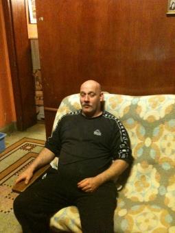 je suis un homme normal peut etre pas tres beau mais suis sinsser envers vous je cherche une femme qui me comprendra 



