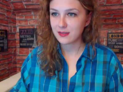 bonjour moi c'est Christine j'ai 32ans je suis célibataire sans enfants je suis coiffeuse je vie seul depuis 1ans et je recherche a faire ma vie 