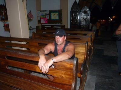 Salut moi c'est adrien homme sympathique, souriant 
J'aime l'humour, la soupe aux potirons, la fête, les voyages, l'intelligence, l'originalité.
Je n'aime pas les gen