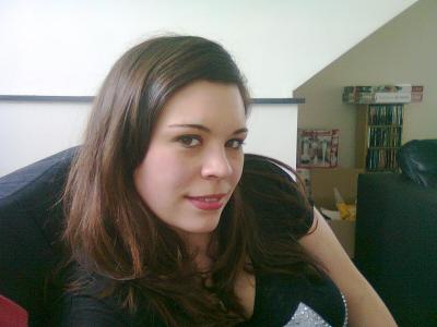 Salut à tous ^^ 

Voilà je ne sais pas trop quoi dire pour me présenter donc je vais simplement vous dire que je m'appelle Alison, que j'ai 23 ans et que je suis sur ce site pour faire 