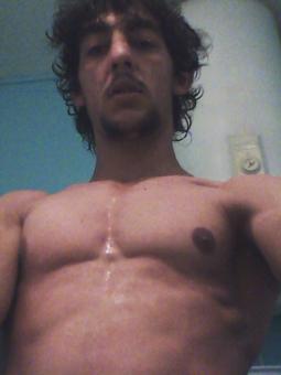 Salut jai 25 an he cherche une femme out copine pour partir  ala venture vivre a fon LA vie pui ya pas mieu que le face a face a vous de voir 
