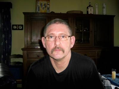 je suis un grand timide au départ meme si je n'en donne pas l'impression, et je pense aussi que je gagne a etre connu 
a vous de voir