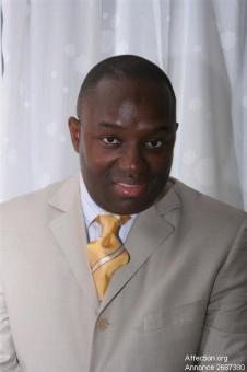 je ne vais pas me lancer des fleurs. Mais ce dont j'en suis sur, c'est que je uis une lpersonne tres cool. Le reste, ca sera a vous de me le dire lorsque nous allons faire connaissance.