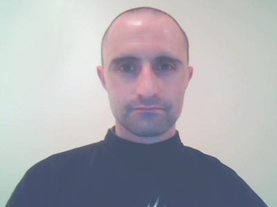 Bonjour je me nomme cédric je suis un homme de 37ans toujours célibataire.je suis sur le site dans le but de faire connaissance avec une femme pour relation durable sans prise de tête je recherche 