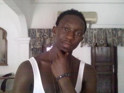 Moi je me nomme brice je suis célibataire sans enfants physiquement je fais 1m80 pour 66 kg yeux noisettes j ai des cheveux noirs. Je suis à la recherche d une relation sérieuse et sincère sans pr