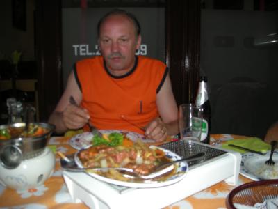 je suis a la recherche d une femme hetero or bi pour venir vivre ici avec moi
