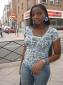 je me nomme Jessica je suis une jeune mailienne
je suis residante en cote d'ivoire plus precisement dans la ville de sicasso je fais 1m70 pour 605kg . je suis aids soiyante  de  vetements   pour