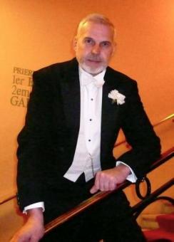 Salut je me prénomme Jean-pierre je suis veuf  j'ai 61 ans  je suis a la recherche de l’âme sœur