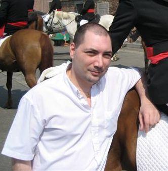 bonjour a tous que dire je suis juste moi une personne plutôt sympa sociable très affectueux et tolérant je ne suis ni beau ni riche mais juste assez pour avoir beaucoup a donné et transmettre la 