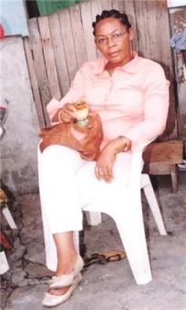 Bonjour Monsieur , 
Moi je nomme Carina kouame .
Suis une femme divorcee qui desire faire connaissance avce homme serieux sincere sympart quelque soit sont genre d etre et sont comportement s il rec