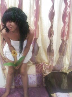 Saluuu tt L' monde J'aii 15 ans ,, (:p) enfin presk 16 :d
je ne cherche k'une seule chooz : AMOUR




Hola a todos soy de 15 años, (: p) y casi el 16:d 
busco una cosa: EL AMOR
