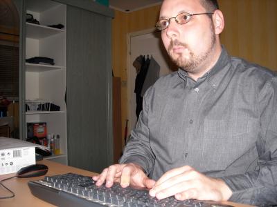 Bonjour a toutes, 
moi c'est Henri, j'ai 29ans et je suis un coeur a prendre.

rejoigné moi sur face book a Henri LIEVENS car je paye déjà pour un autre site.

N'ésité pas, je