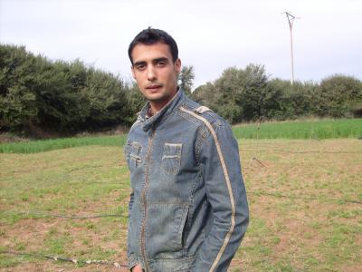 hello .how are you.?i am brahim i have 28 year.I'm Moroccan I live in Morocco.i am waiter.


