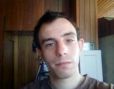 voila je suis un garcon tres gandille qui recherche l ame seaure avec famme bien sure je suiss vraimant rigolo j aime  m amuse et koi veneme voir bisous 