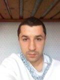 je cherche une fille entre 20 et 25 an pour amitié et plus si affinités