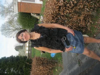Bonjour, je m'appelle Emilia j'ai 51 ans, je cherche un homme de 45 à 50 ans de corpulence moyenne.

n'ayant pas d'ordinateur à domicile je répondrais au message via une amie,